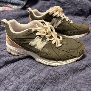 New Balance 1906 Men’s Size 9.5
